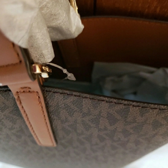 Michael Kors large Kelli tote, bag NWT - Picture 7 of 11